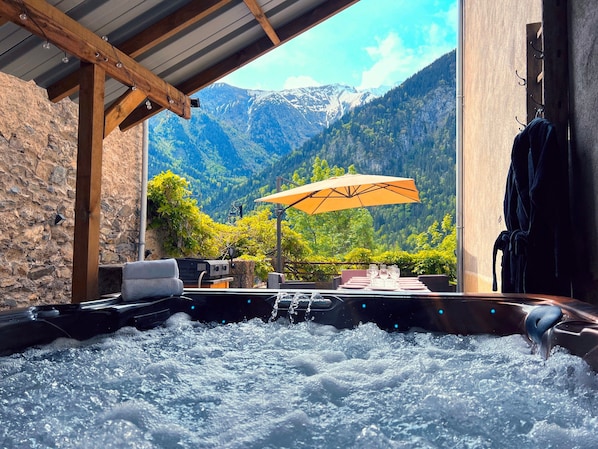 Bain à remous extérieur