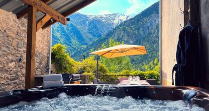 Holiday Home 'L'Aiguille' with Mountain View, Whirlpool, Terrace and Wi-Fi