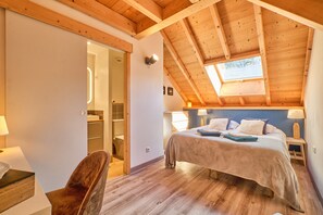 5 bedrooms, iron/ironing board, free WiFi