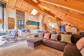 TV, peis, videospill og stereoanlegg