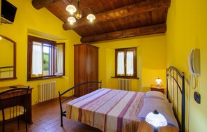 8 slaapkamers, reisbedje, gratis wifi, beddengoed