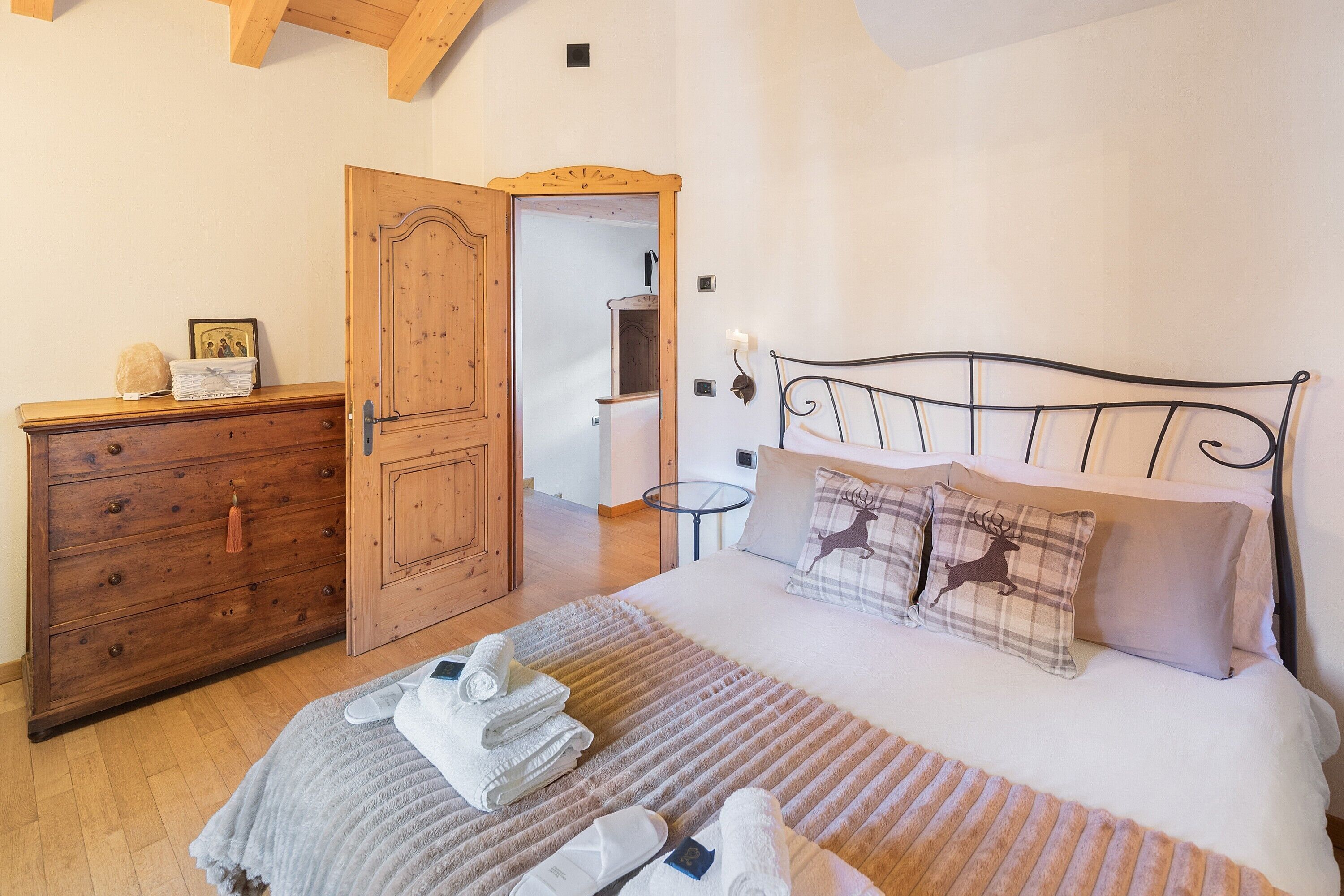 3 bedrooms, free WiFi, bed sheets