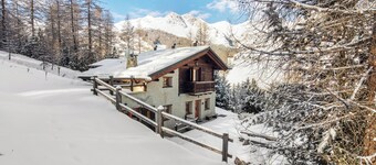 Chalet 'Royal' with Mountain View, Private Garden and Wi-Fi