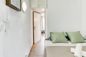 1 soverom, strykejern/-brett, wi-fi (inkludert) og sengetøy