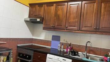Rumah Keluarga, 3 kamar tidur, pemandangan laut terbatas | Dapur pribadi | Microwave, oven, kompor, dan pemanggang roti