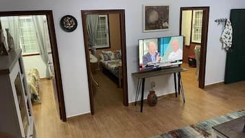 Rumah Keluarga, 3 kamar tidur, pemandangan laut terbatas | Area keluarga | TV layar datar