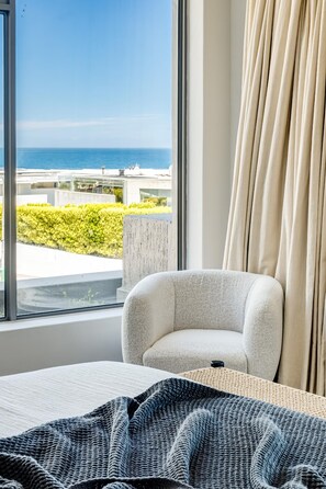 4 عدّة غرف نوم وخدمة الإنترنت