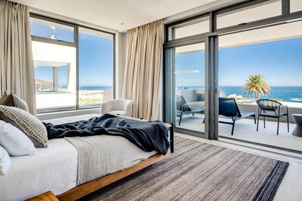 4 عدّة غرف نوم وخدمة الإنترنت