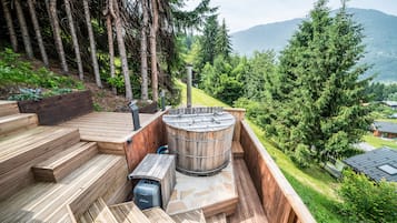 Bain à remous extérieur