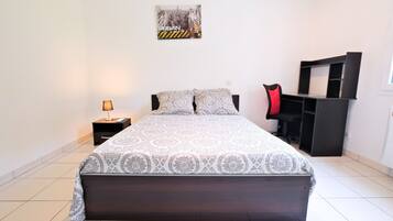 3 bedrooms, iron/ironing board, free WiFi