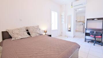 3 bedrooms, iron/ironing board, free WiFi