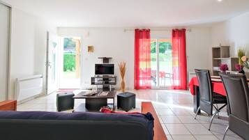 Télévision, table de tennis de table