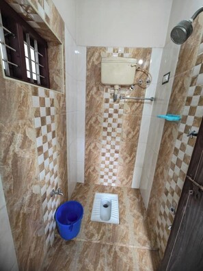 Ducha, toallas, jabón, shampoo