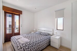 2 makuuhuonetta, silitysrauta/-lauta, ilmainen Wi-Fi, vuodevaatteet