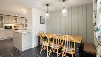 Rumah | 4 kamar tidur