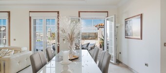 Vacation Villa 'Leonardo' with Private Terrace, Wi-Fi and Air Conditioning