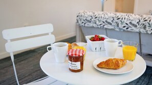 Studio (1 Bedroom) | Interior