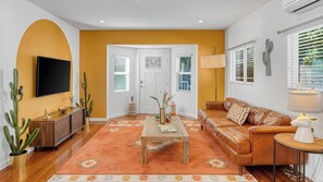 Studio (1 Bedroom) | Front of property - The Gower Street Bungalows by AvantStay (Los Angeles)