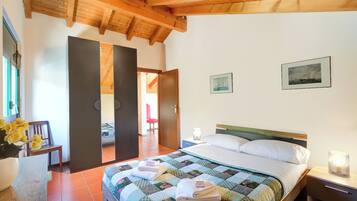 Standard-Apartment, 1 Schlafzimmer, Mikrowelle (Attico a Caslano near to Golf Club) | 1 Schlafzimmer