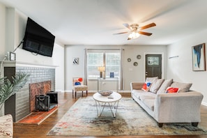House (3 Bedrooms) | Front of property - Private Hot Tub! Pet-friendly Hub By Mercedes-benz (Atlanta)