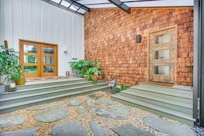 Apartment (2 Bedrooms) | Interior - Private Virginia Beach Escape w/ Pool & Fire Pit! (Virginia Beach)