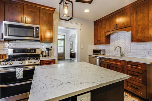 Salt Lake City Home w/ Hot Tub: 6 Mi to Downtown!