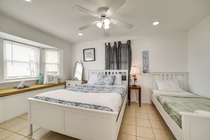House (3 Bedrooms) | Interior - Covered Patio: Beachfront Galveston Home! (Galveston)