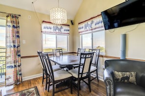 Interior - 2 Mi to Ober Mountain: Gatlinburg Condo w/ Balcony (Gatlinburg)