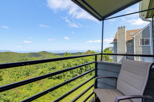 2 Mi to Ober Mountain: Gatlinburg Condo w/ Balcony
