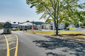 Apartment (2 Bedrooms) | Interior - Condo w/ Pool ~ 2 Mi to Table Rock Lake! (Branson)