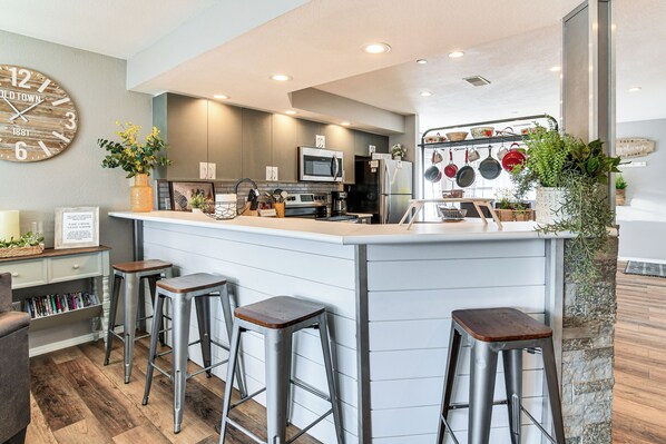 Apartment (2 Bedrooms) | Interior - Condo w/ Pool ~ 2 Mi to Table Rock Lake! (Branson)