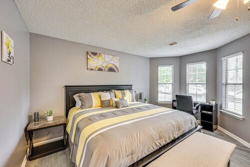 Mabelvale Home w/ Grill: 12 Mi to Little Rock!