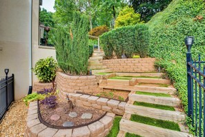 Apartment (1 Bedroom) | Interior - Modern Retreat w/ River View in Roswell! (Roswell)