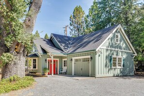 Cottage (1 Bedroom) | Interior - Auburn Farmhouse w/ Fireplace, Close to Wineries (Auburn)