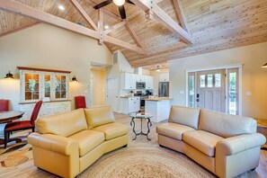 Cottage (1 Bedroom) | Interior - Auburn Farmhouse w/ Fireplace, Close to Wineries (Auburn)