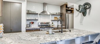 Patio & Dillon Reservoir Views: Chic Frisco Condo!