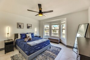 House (3 Bedrooms) | Interior - Private Putting Green & Patio: Sun Lakes Home! (Chandler)