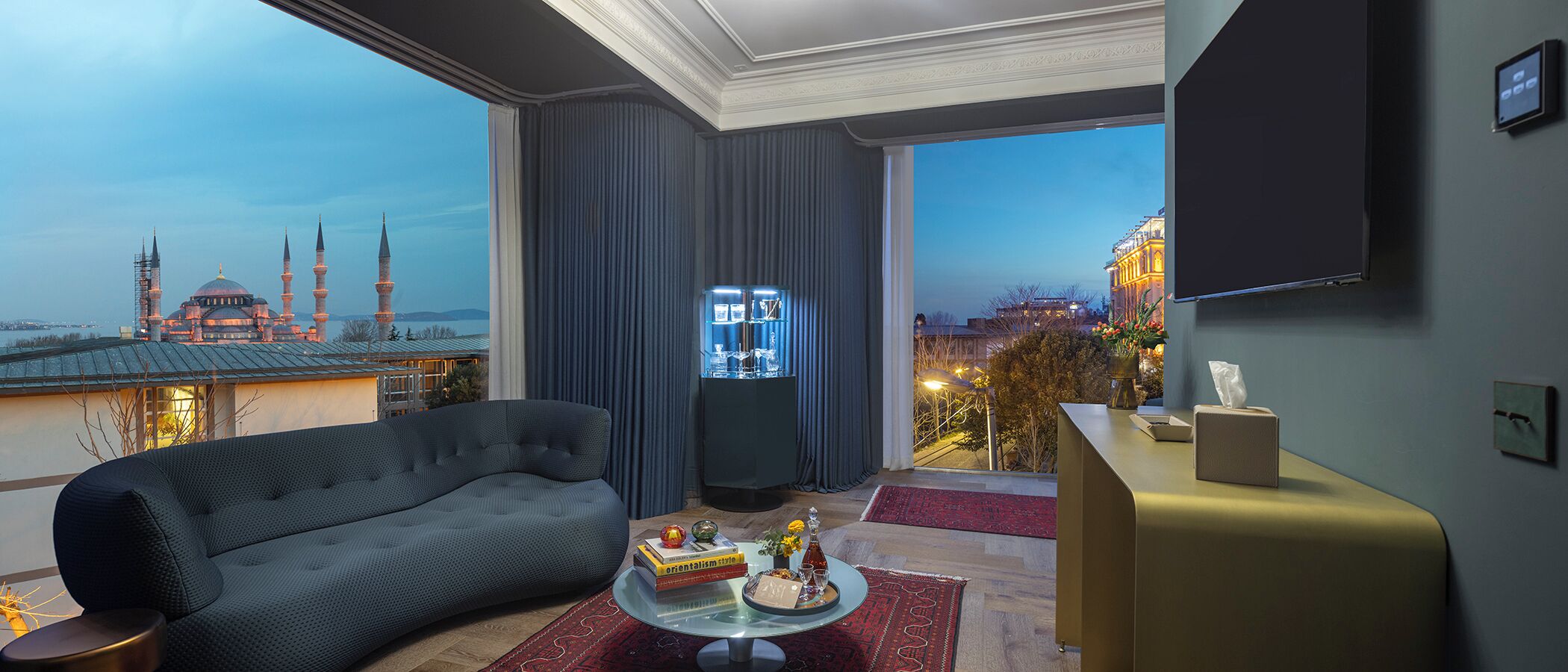 Suite, 1 King Bed (Komana)