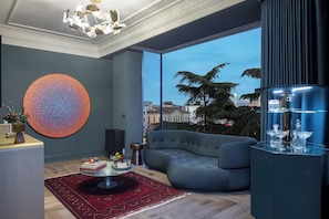 Signature Suite, Partial Sea View | City view
