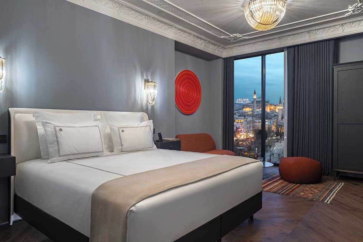 1 bedroom, hypo-allergenic bedding, memory-foam beds, minibar