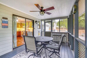 House (3 Bedrooms) | Interior - Near Dtwn Eureka Springs: Holiday Island Home! (Eureka Springs)