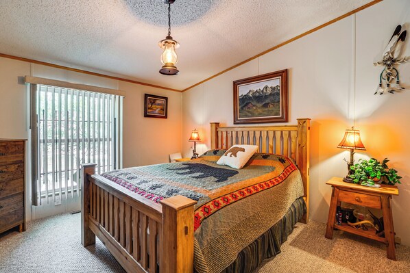 Interior - Cotopaxi Getaway w/ Deck: 17 Mi to Royal Gorge (Cotopaxi)