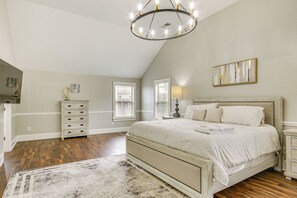 House (5 Bedrooms) | Interior