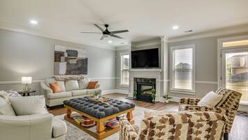House (5 Bedrooms) | Front of property