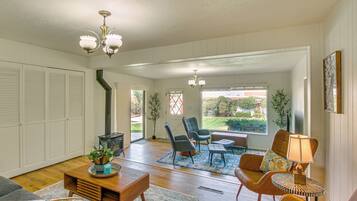 House (3 Bedrooms) | Interior