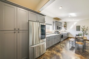 Apartment (1 Bedroom) | Interior - Idaho Retreat w/ Fire Pit - 2 Mi to Mcarthur Lake (Naples)