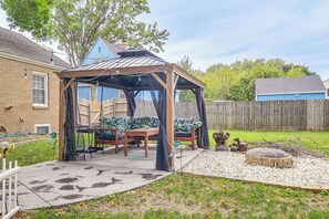 Property grounds - 1 Mi to Valley Junction: Pet-friendly Iowa Home (West Des Moines)