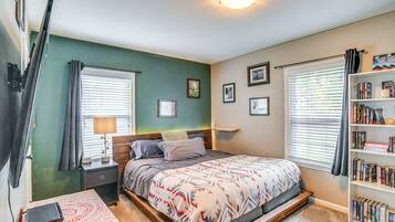 3 bedrooms, free cots/infant beds, bed sheets