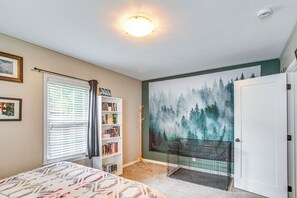 3 Schlafzimmer, kostenlose Babybetten, Bettwäsche