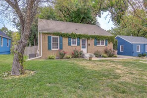 Exterior - 1 Mi to Valley Junction: Pet-friendly Iowa Home (West Des Moines)